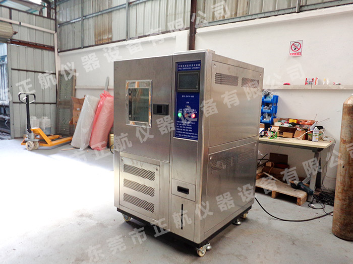 桌上型高低溫試驗(yàn)箱產(chǎn)品車(chē)間實(shí)拍圖